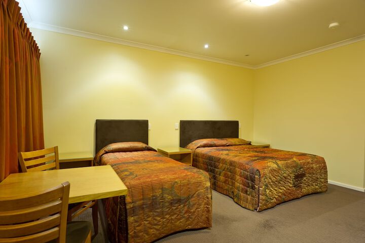 Room 6 of 19