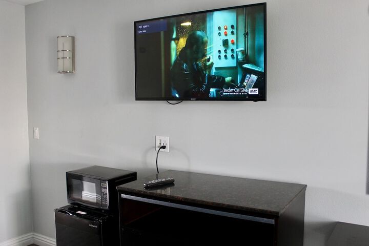 Standard Room, King or Two Doubles (5 of 10)