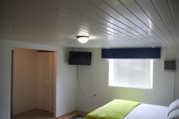 Room 27 of 69