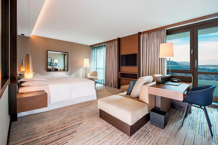 Room 45 of 256
