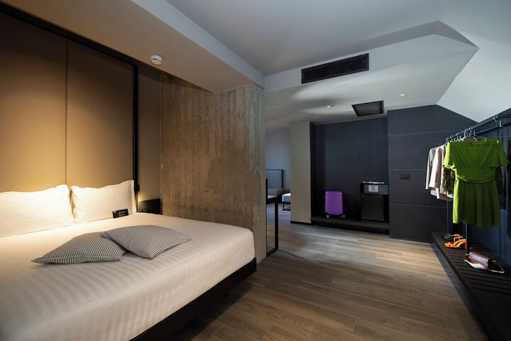 Room 5 of 34