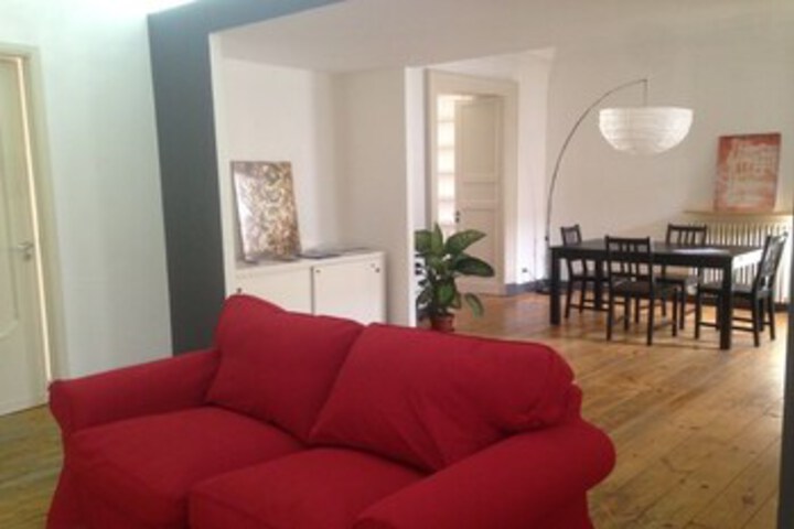 Room 6 of 30