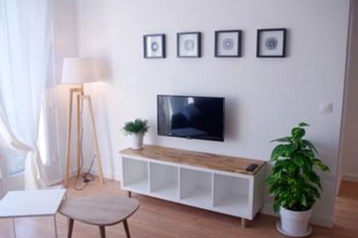 Lounge 19 of 26