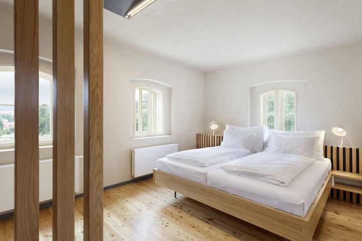 Room 9 of 38