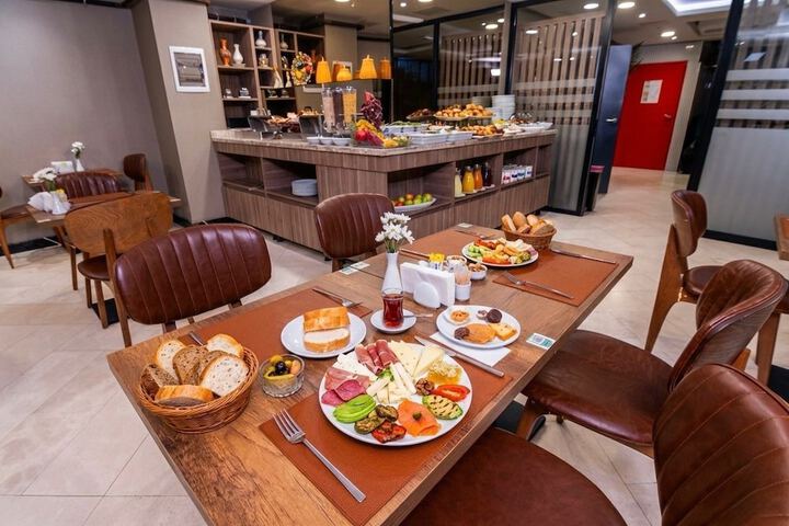 Breakfast/Coffee Service 27 of 34