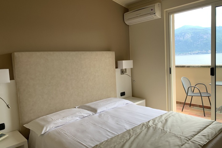 Room 11 of 27