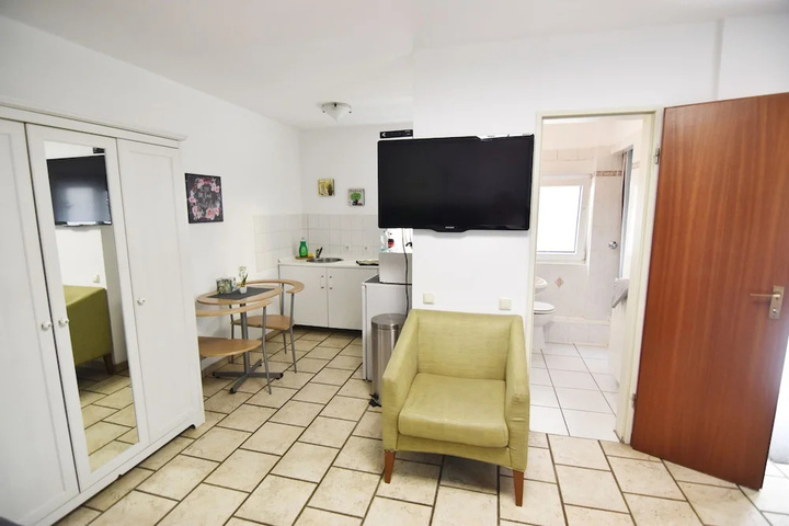 Room 2 of 15
