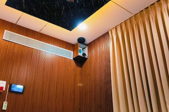 Room 12 of 27