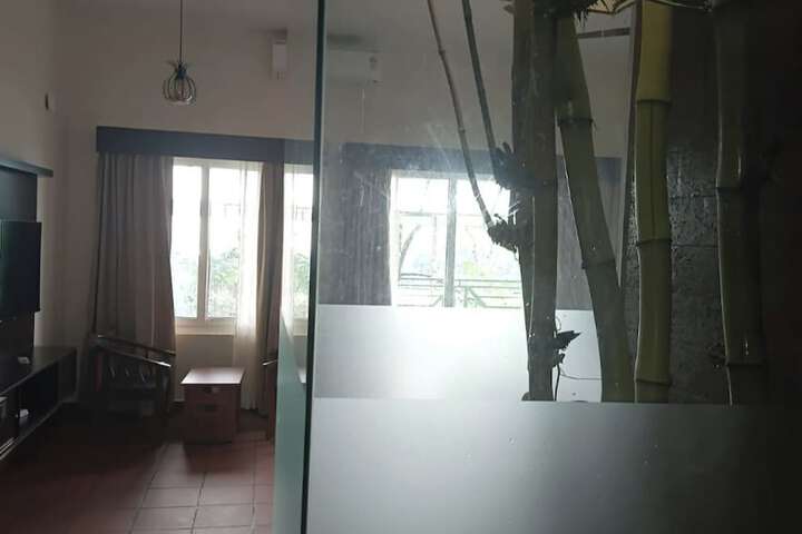 Room 8 of 63