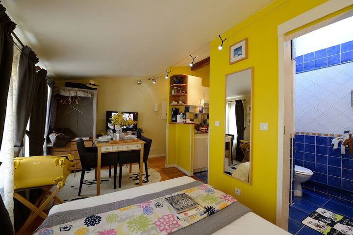 Room 407 of 648