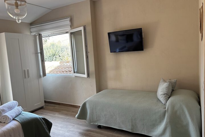 Room 27 of 108