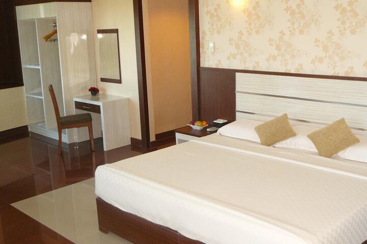 Room 14 of 28