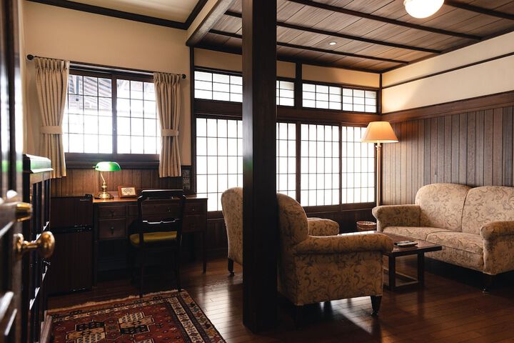 Room 25 of 48