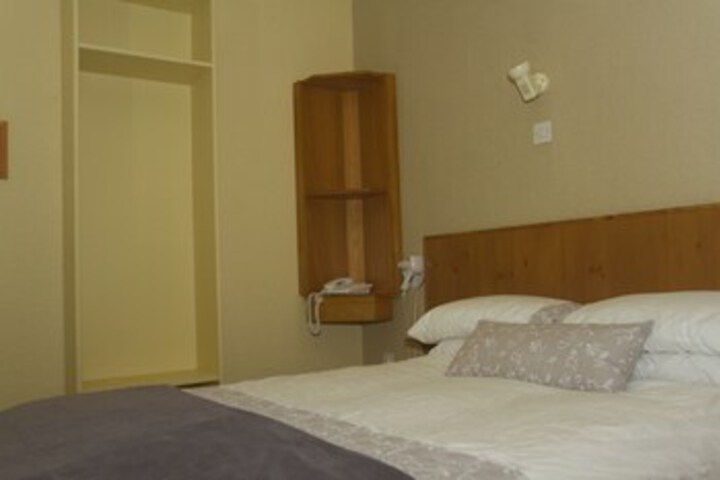 Room 8 of 8