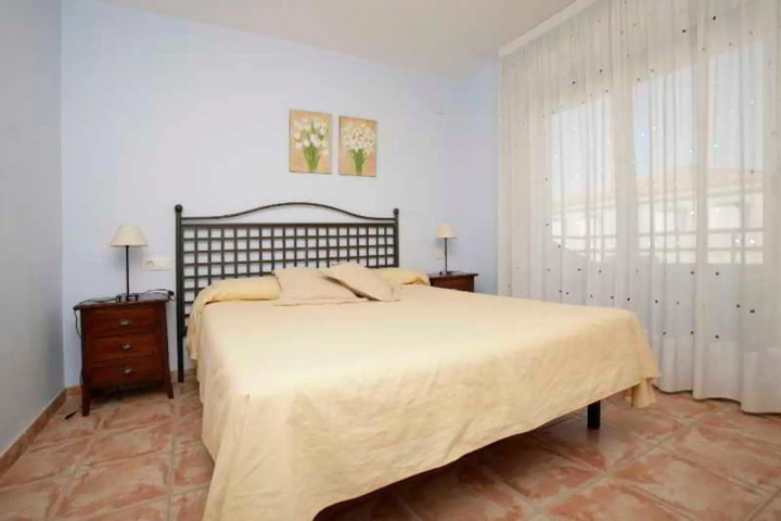 Room 2 of 9