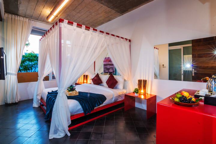 Room 4 of 24