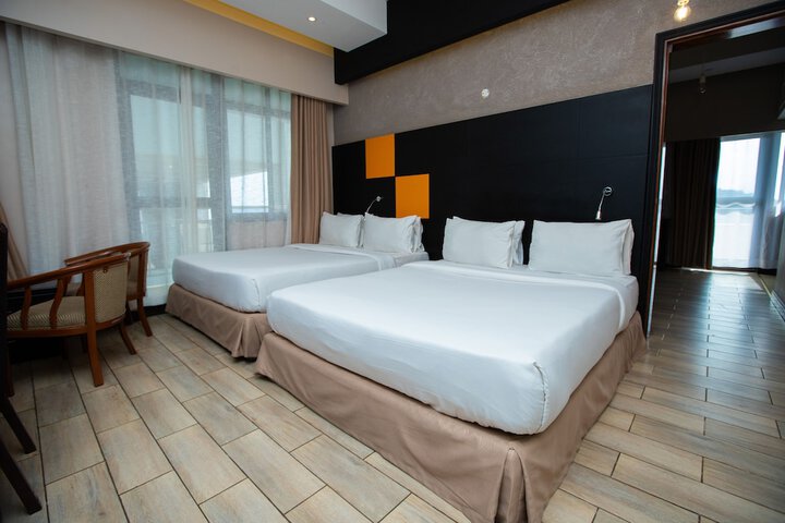 Room 12 of 27