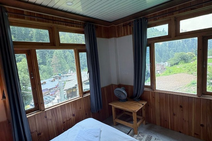 Room 5 of 21