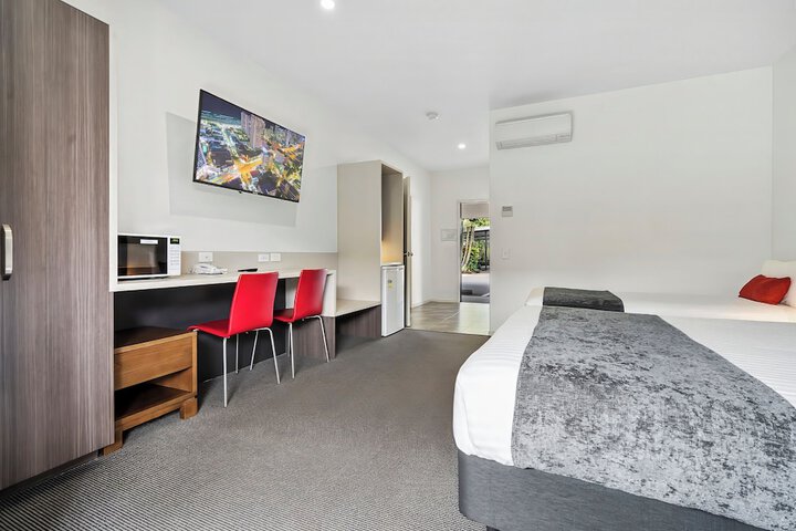 Room 8 of 77