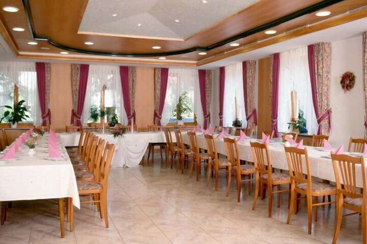 Ballroom/Hall 16 of 29