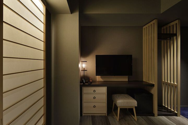 Room 15 of 77