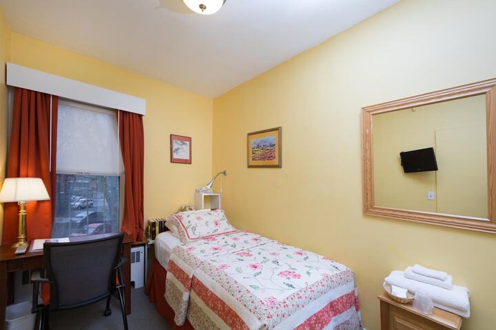 Room 19 of 38