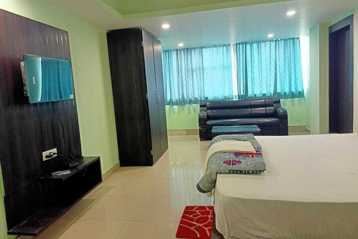 Room 7 of 48