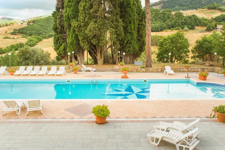 Pools & Facilities