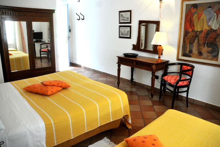 Room 8 of 40
