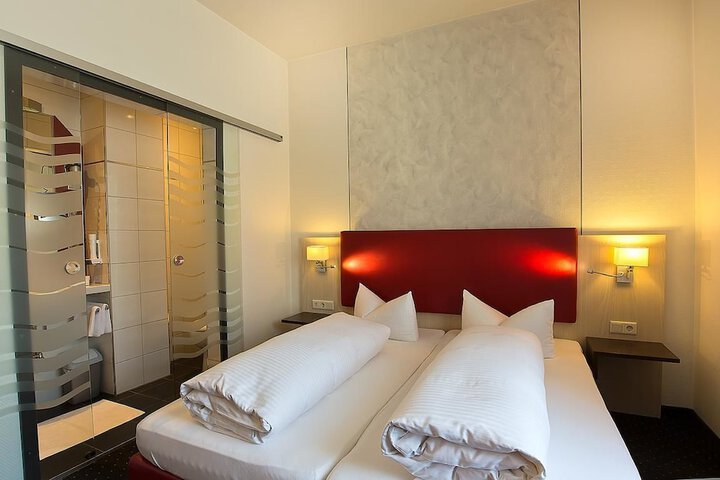 Room 7 of 39