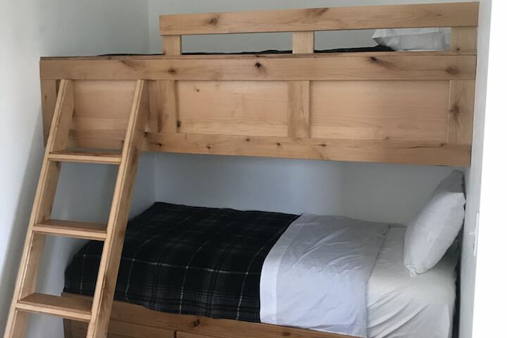 Room 9 of 66