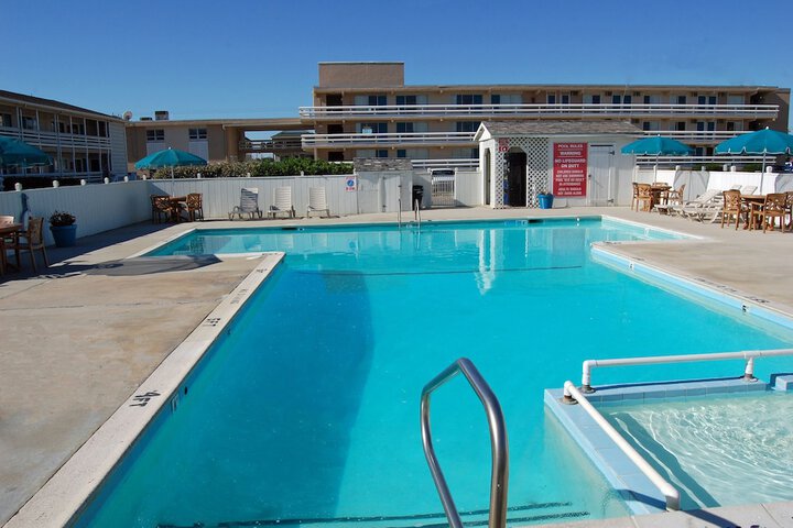 Pool 37 of 44