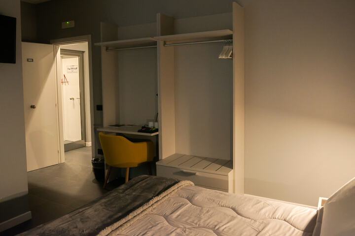 Room 25 of 51