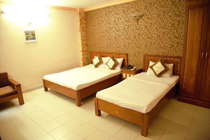 Room 11 of 35