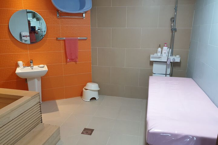 Room 40 of 53