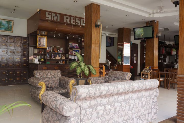 Hotel Lobby