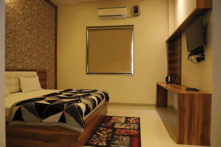 Room 7 of 25