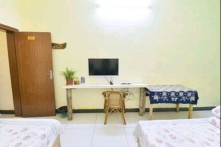 Room 12 of 19