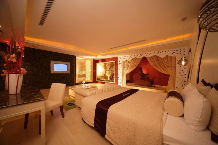 Room 17 of 80
