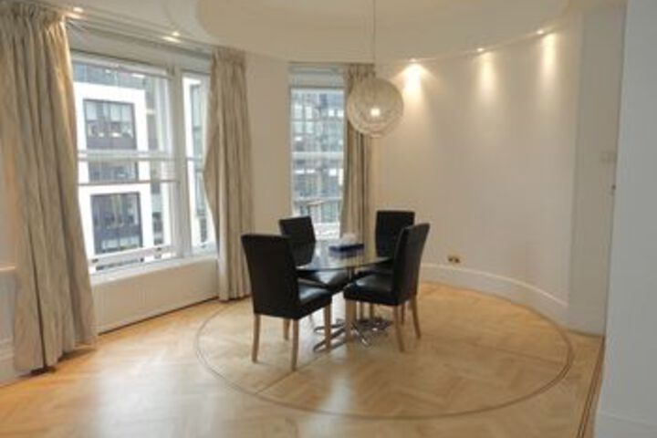 Room 13 of 31