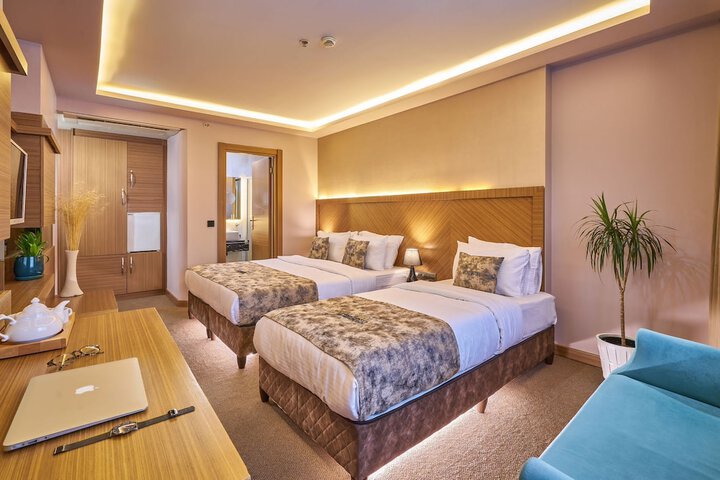 Room 18 of 34