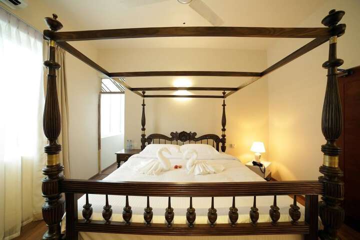 Room 2 of 12