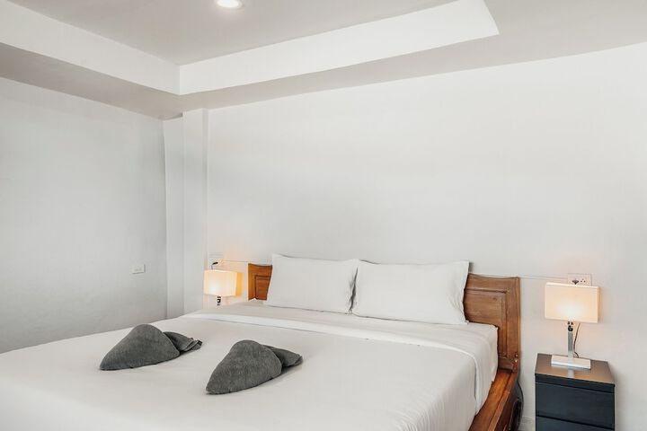 Room 2 of 44