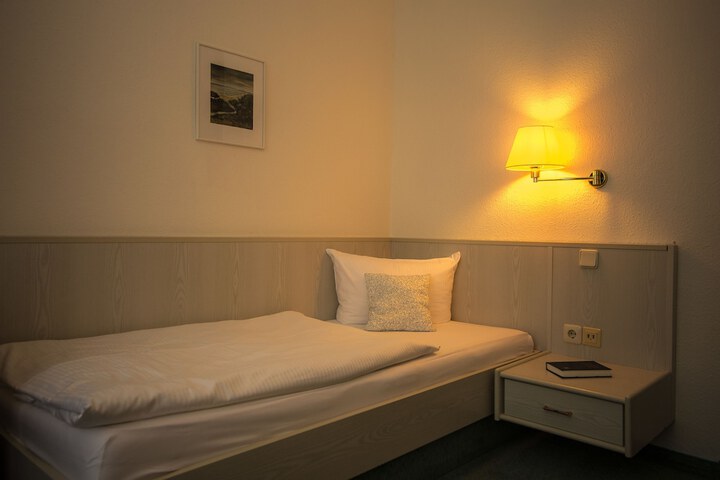 Room 4 of 30