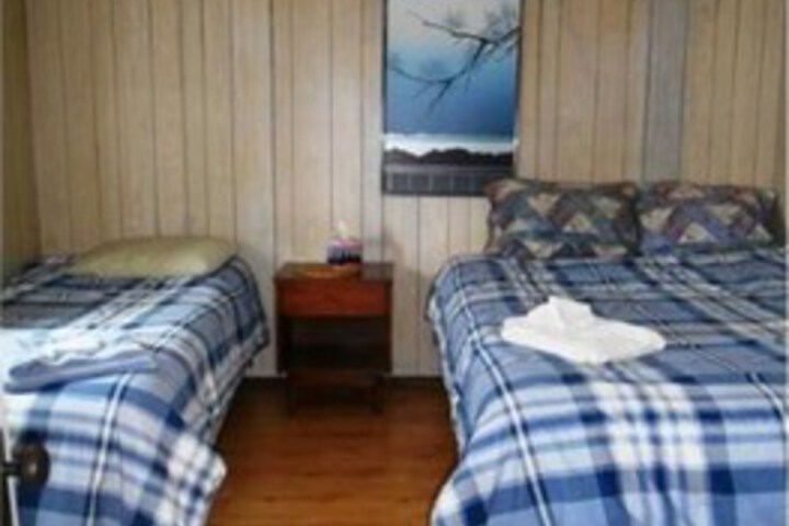 Room 7 of 9