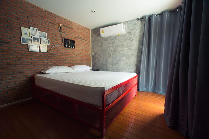 Room 55 of 122