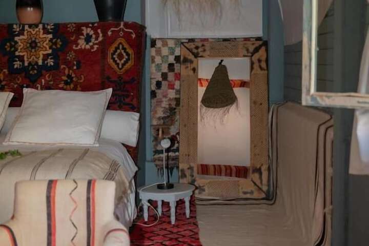 Room 33 of 84