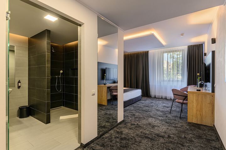 Room 44 of 131