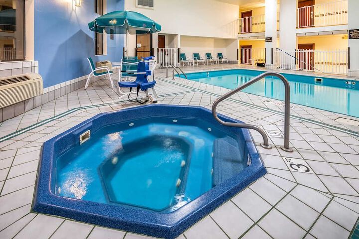 Indoor spa tub