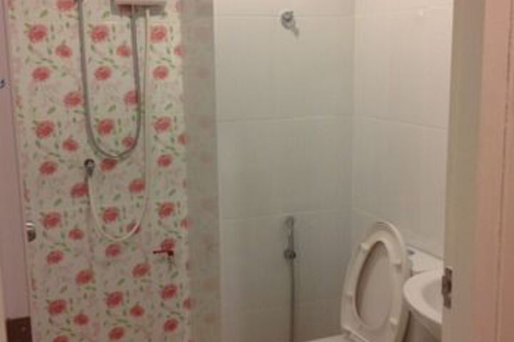 Room 2 of 28